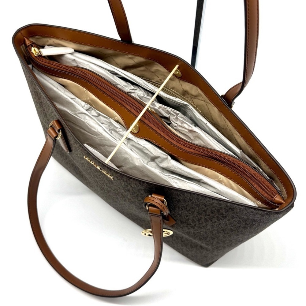 Michael Kors Sheila Large Signature Logo Tote Bag - Brown Signature - Picture 7 of 9
